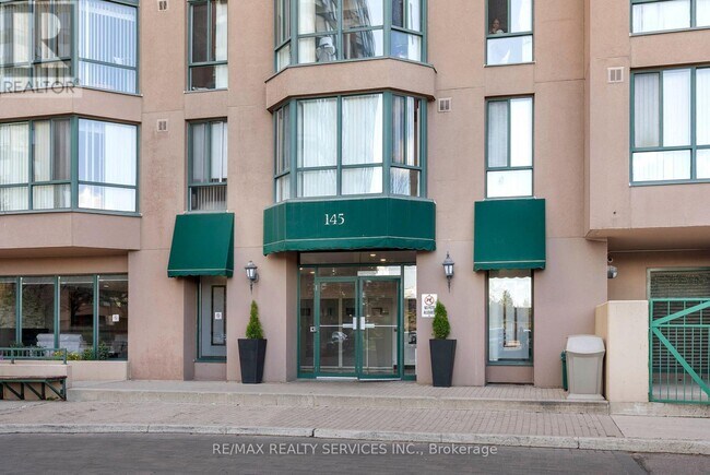 Photo du bâtiment - 145-1145 Hillcrest Ave