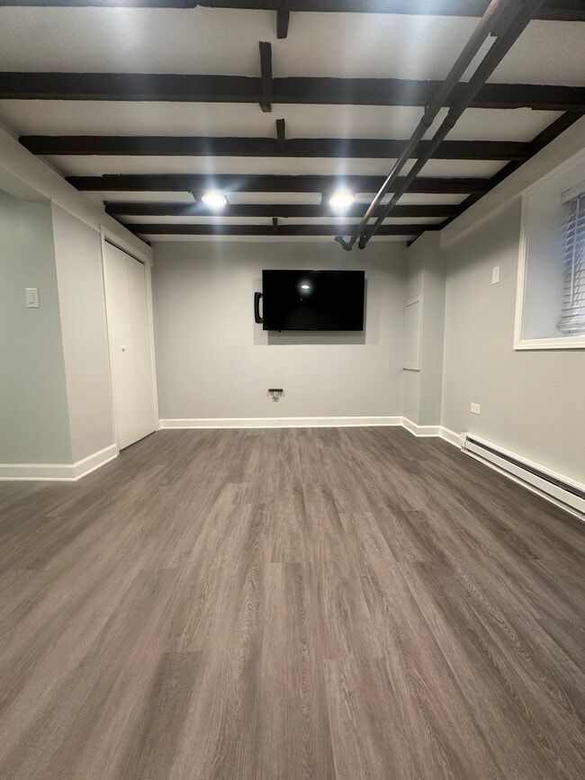 Building Photo - 3016 S Throop St