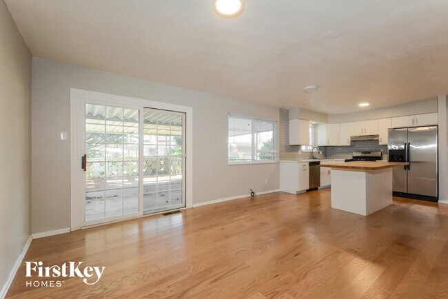 Foto del edificio - 4619 Villa Knoll Dr
