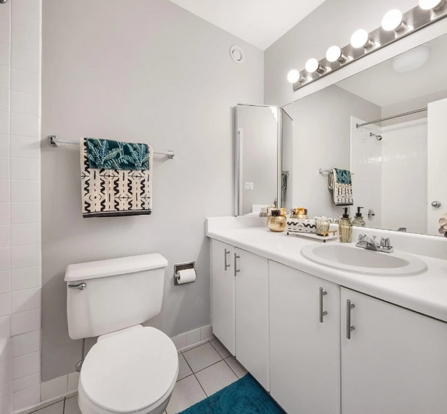 Photo - 448 E Ontario St Apartment