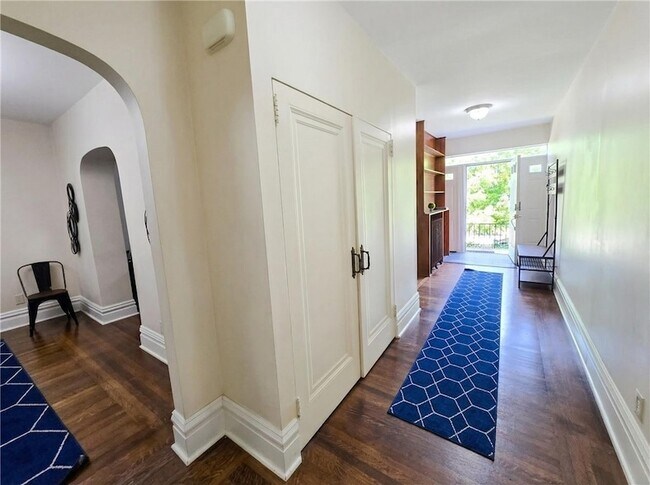 Foto del edificio - 224 S Pacific Ave