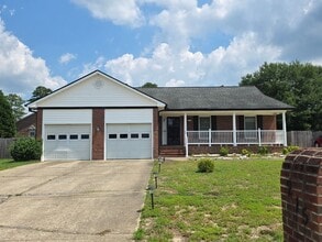 Building Photo - 215 Laketree Blvd