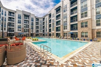 Building Photo - 3560 Grandview Pkwy