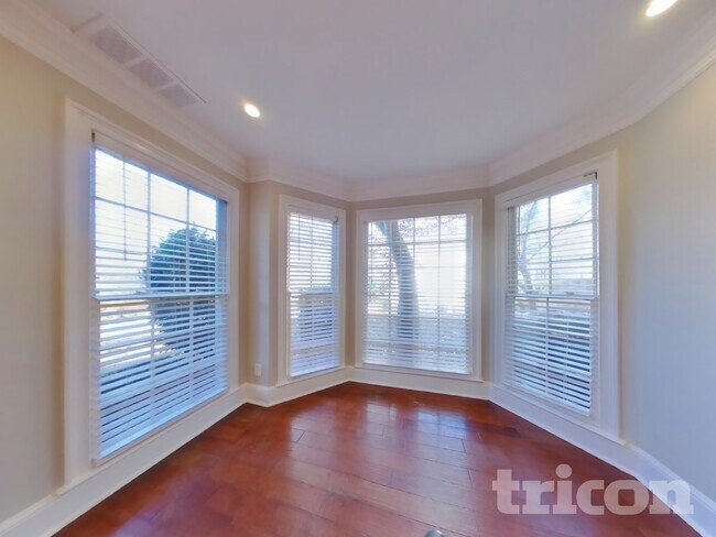 Foto del edificio - 1050 Swan Mill Ct