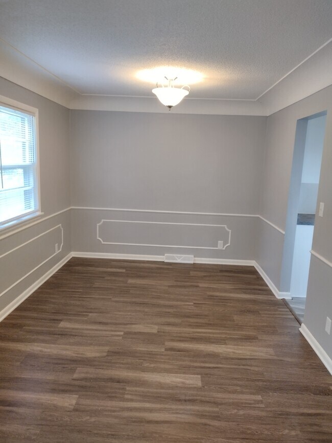 Dining Area - 2700 64th St