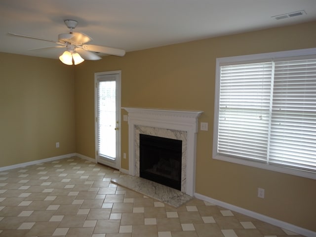 Building Photo - 4016 Grandover Dr