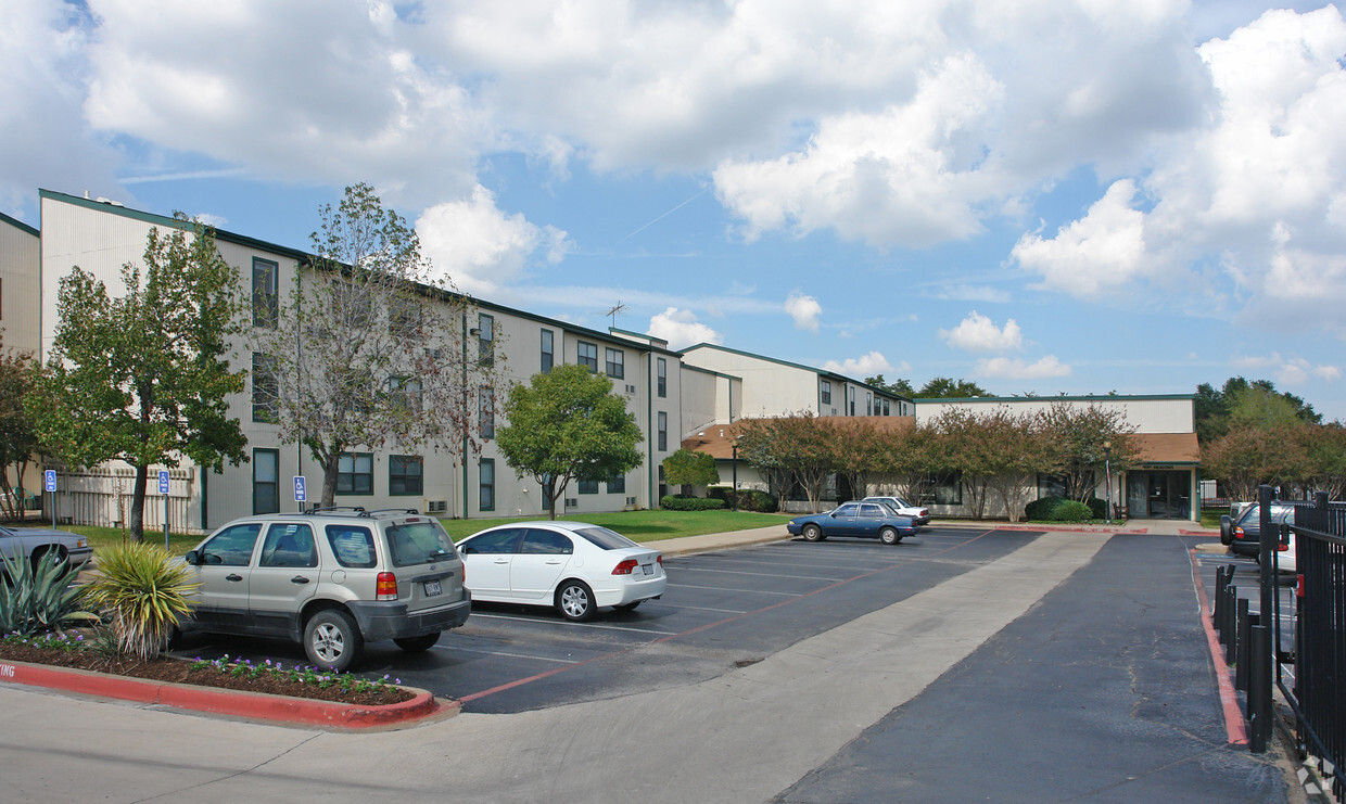 Foto del edificio - Park Meadows Apartments