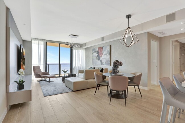 Foto del edificio - 1116 N Ocean Blvd