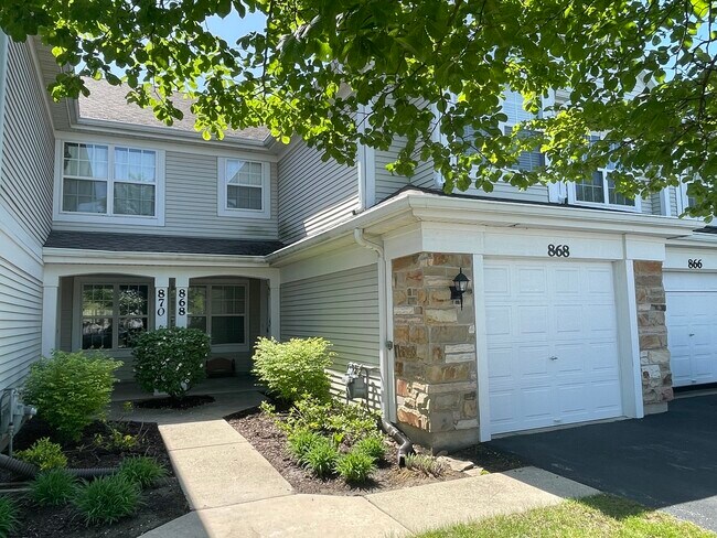 Building Photo - 868 Brompton Ct