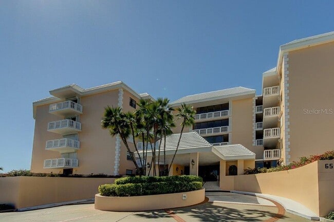 Building Photo - 6500 Sunset Way