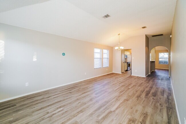 Building Photo - 706 Langford Dr