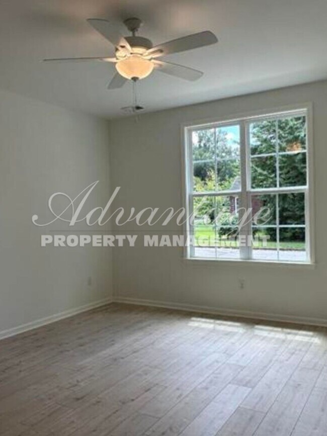 Foto del edificio - Gorgeous Updated Home For Rent in U of M a...