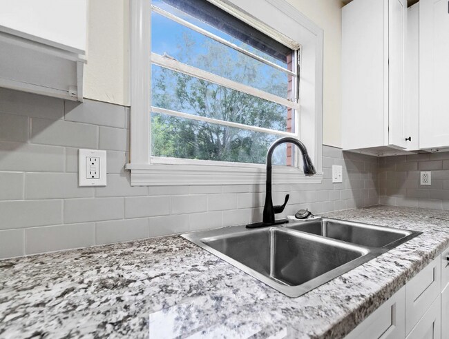 Foto del edificio - 246 4th Ave