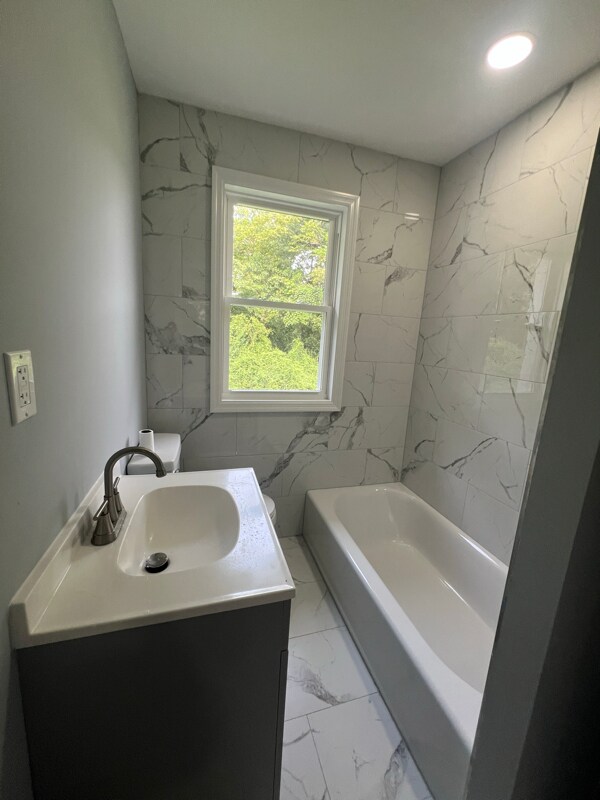 Foto del edificio - 680 E Main St