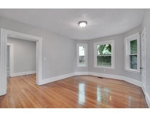 Foto del edificio - 9-11 S Munroe Terrace