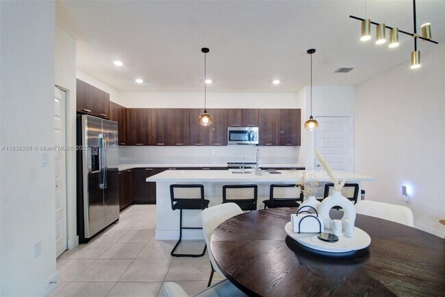 Foto del edificio - 4656 NW 83rd Path