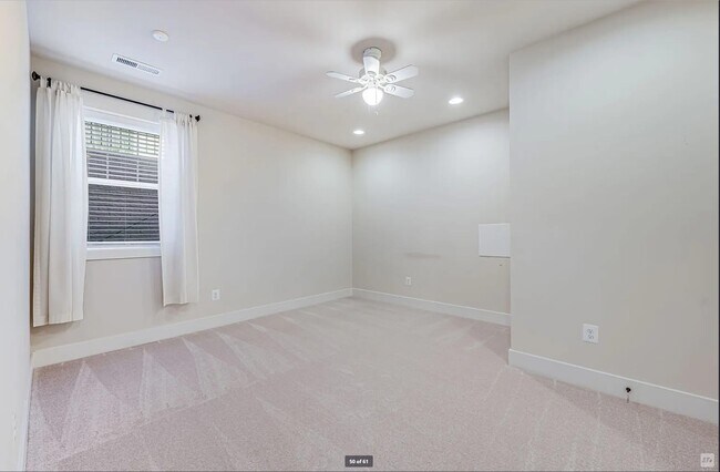 Building Photo - 2032 Arch Dr