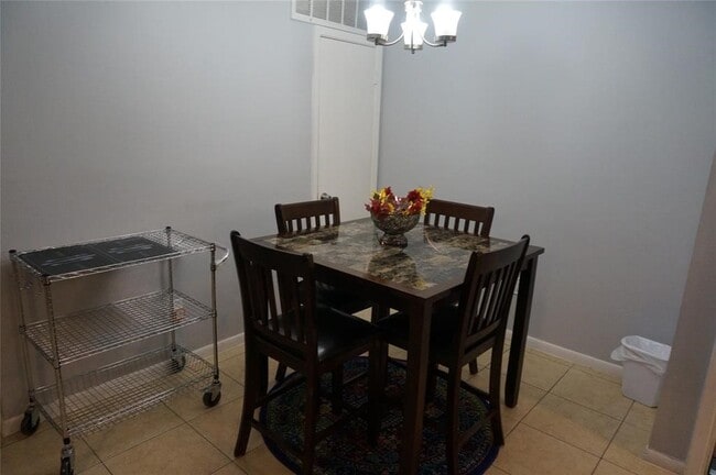 Foto del edificio - 8427 Hearth Dr