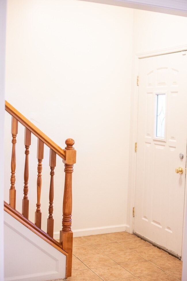 Foto del edificio - 3 bedroom and 2.5 Bath