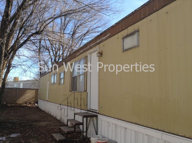 Building Photo - 1310 Sanchez Ln