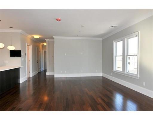 Foto del edificio - 895 E 4th St