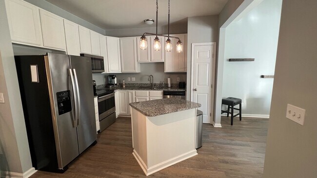 Kitchen - 622 Huffine Manor Cir