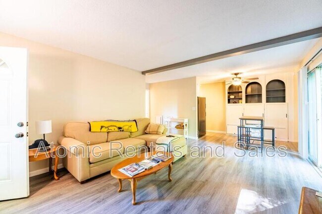 Foto del edificio - 617 S Gallaher View Rd