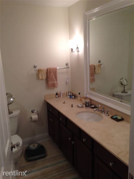 Building Photo - 245 Weaver St