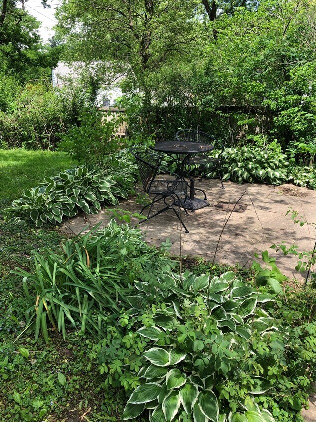 Primary Photo - Nice 3br bedroom 1 bath home with attached...