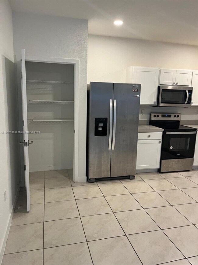 Foto del edificio - 1743 SE 9th Terrace