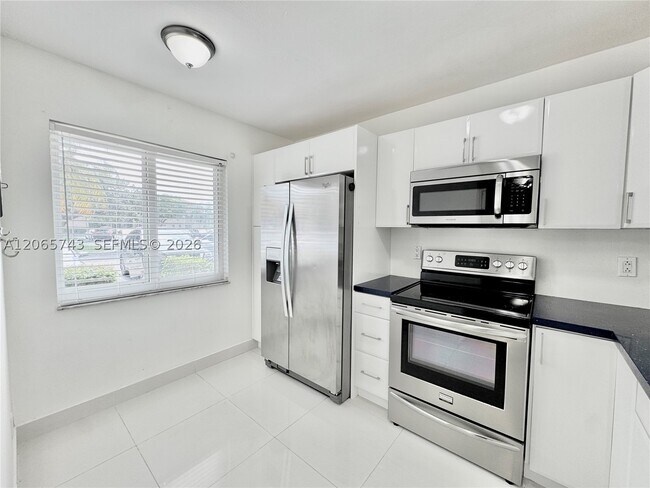Foto del edificio - 7840 NW 50th St