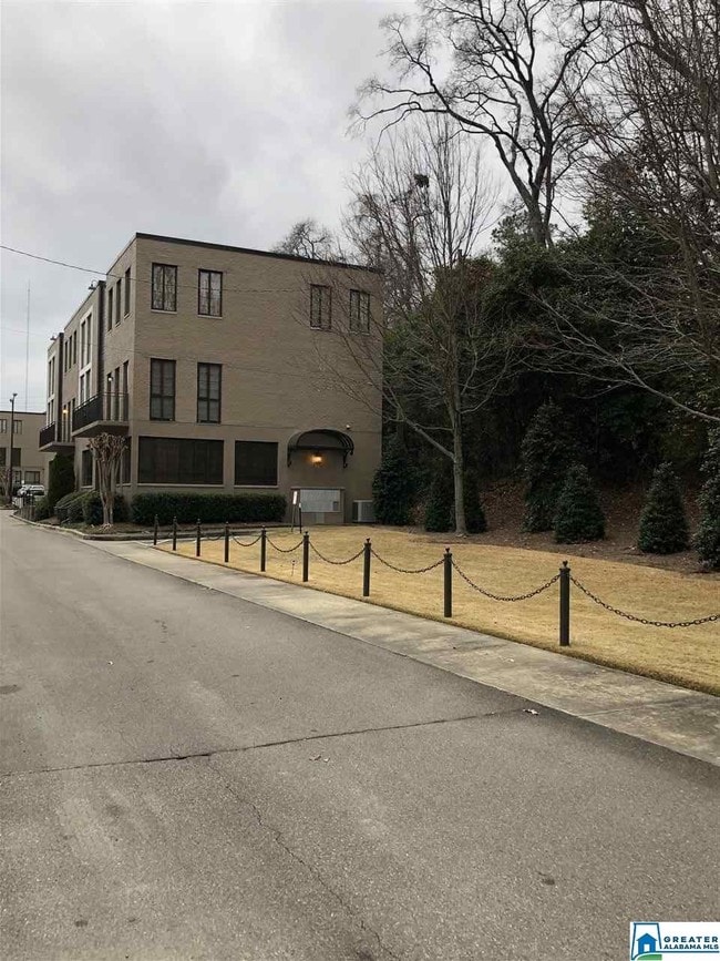 Building Photo - 1880 Red Mountain Ln