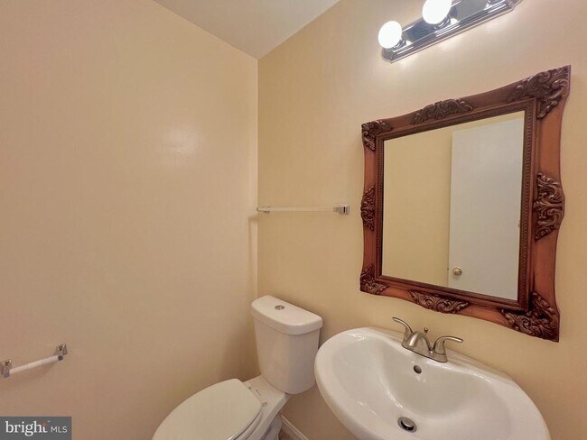 Foto del edificio - 1707 Featherwood St