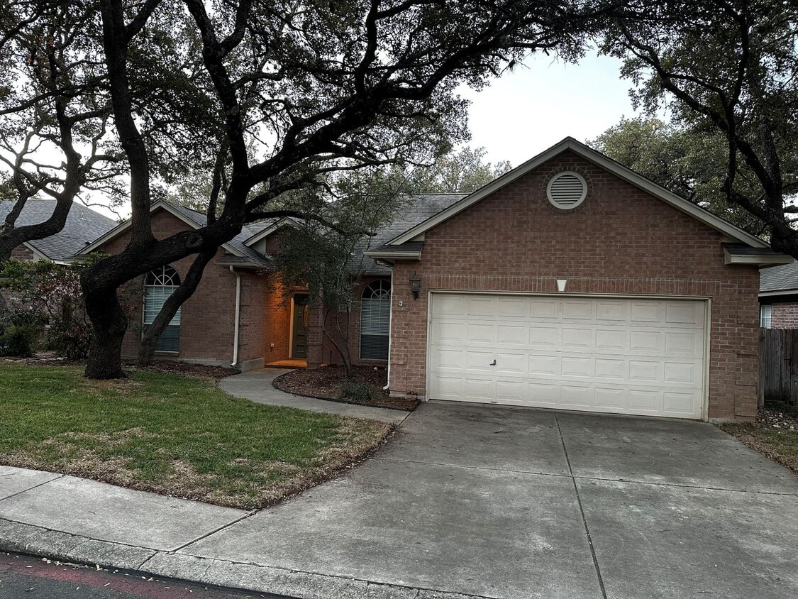 Primary Photo - 4 Bedroom/2 Bath Auburn Oaks Subdivision