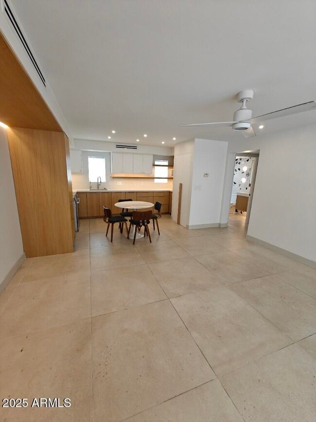 Foto del edificio - 7601 E 2nd St