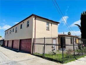Building Photo - 220 N Rose Ave