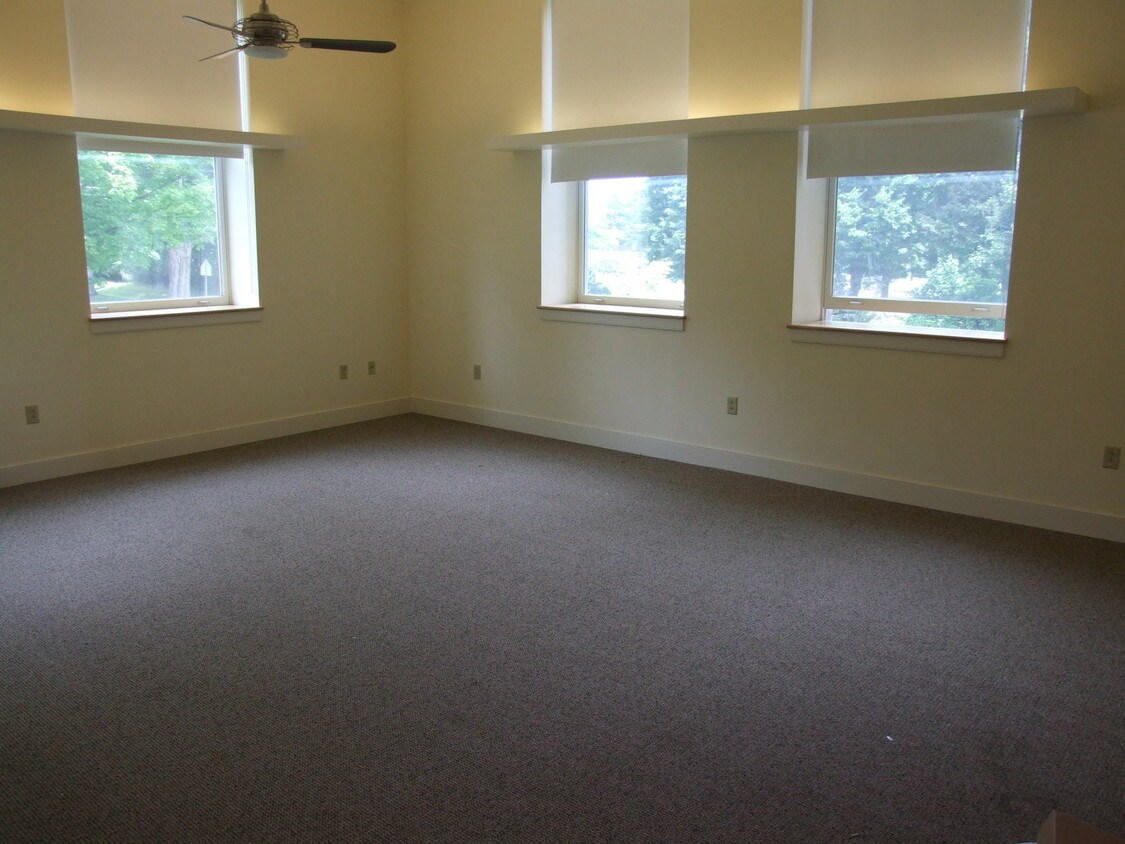 Primary Photo - 7223 Pickering Ave