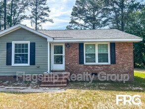 Building Photo - 466 Circle Dr