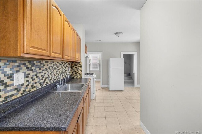 Foto del edificio - 296 Peck St