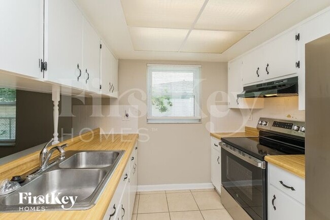 Building Photo - 8726 Cochise Ln