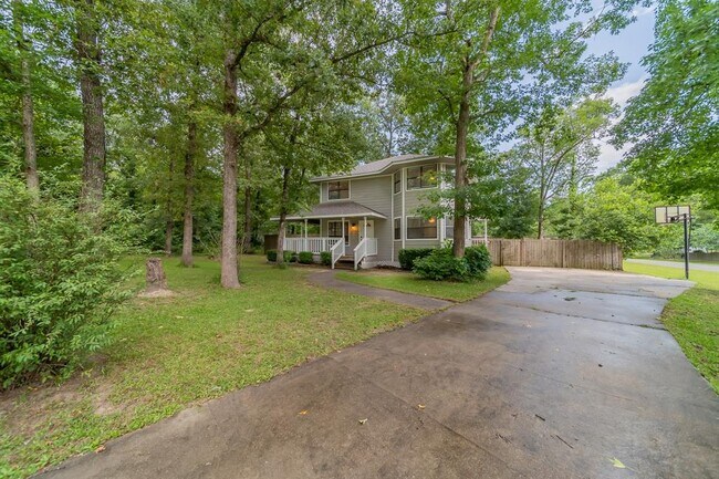 Building Photo - 10780 Royal Pines Dr