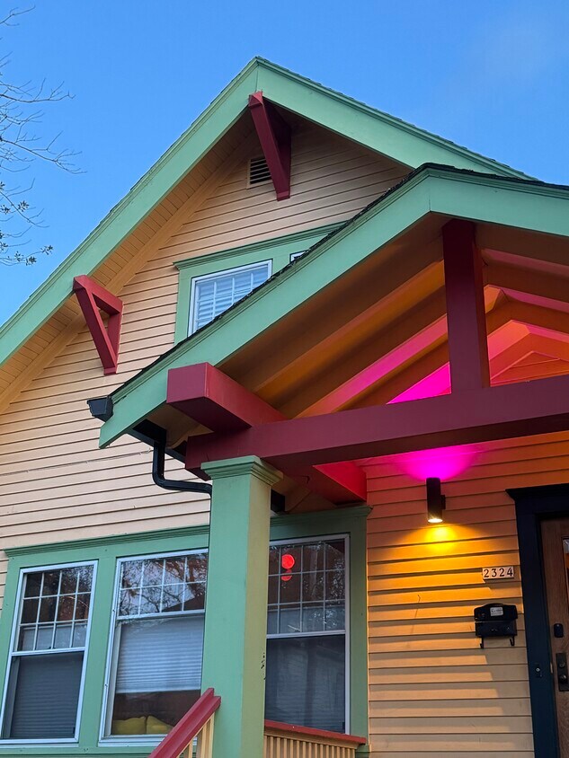 Exterior de la casa, entrada - 2322 SE Main St