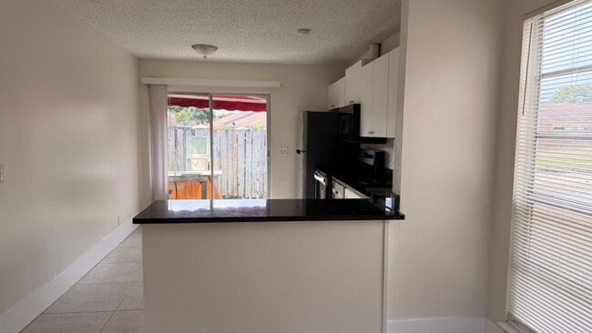 Foto del edificio - 4774 Orleans Ct