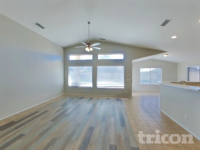 Foto del edificio - 8625 W Chickasaw St