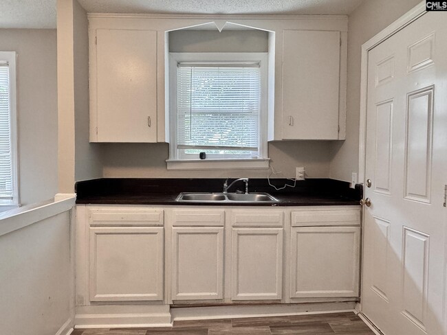 Building Photo - 3626 Hydrangea St