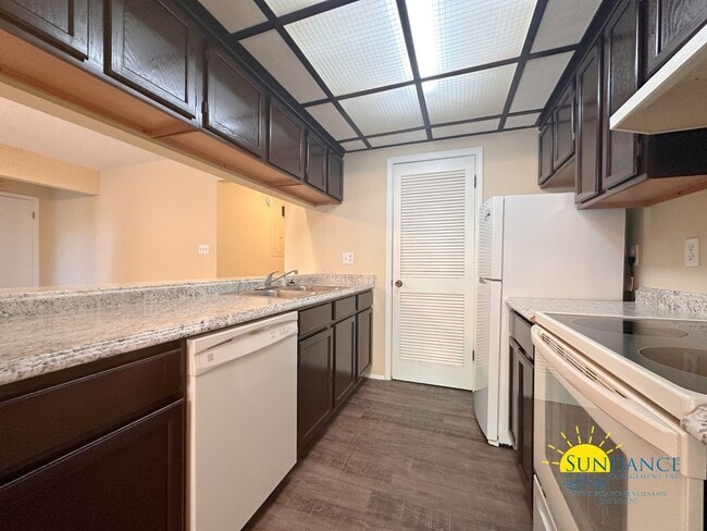 Building Photo - Great 2 Bedroom Unit in Fort Walton Beach!