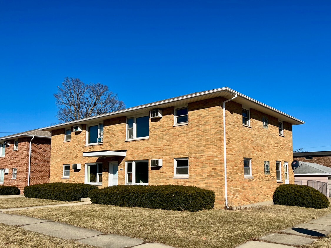 2417 Sherman Ave Unit D, North Chicago, IL 60064 Condo for Rent in
