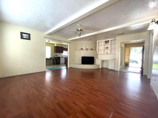 Foto del edificio - 11031 Silkwood Dr