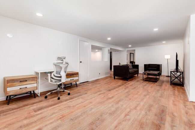 Foto del edificio - 429 Slusser Ln