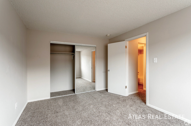 Building Photo - Renovated One Bedroom Apartment For Rent i...